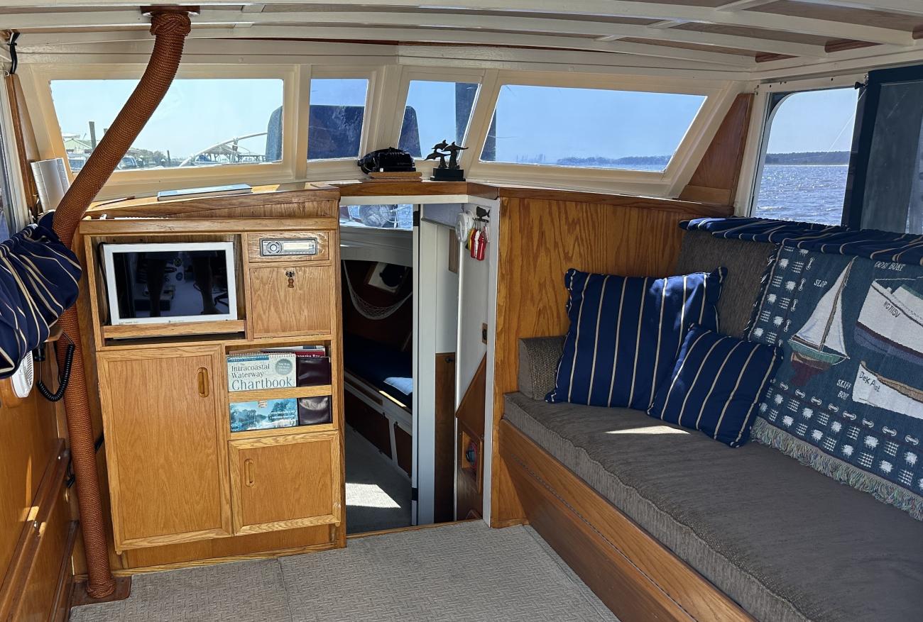 1952 Rose Brothers, 32' Flybridge Cabin Cruiser Wooden Boat